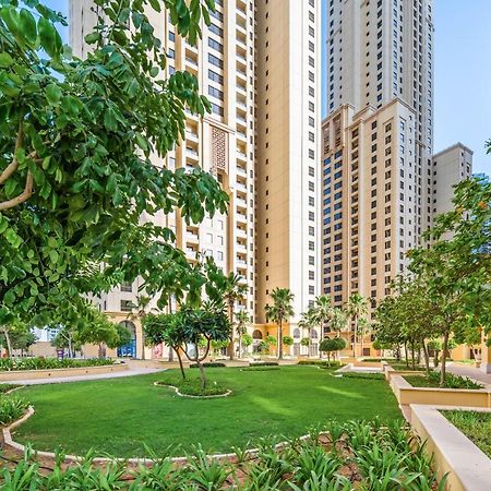 Lovely 2-Bed Condo In Jbr - 5 Mins From Beach - Palm View! Dubai Bagian luar foto