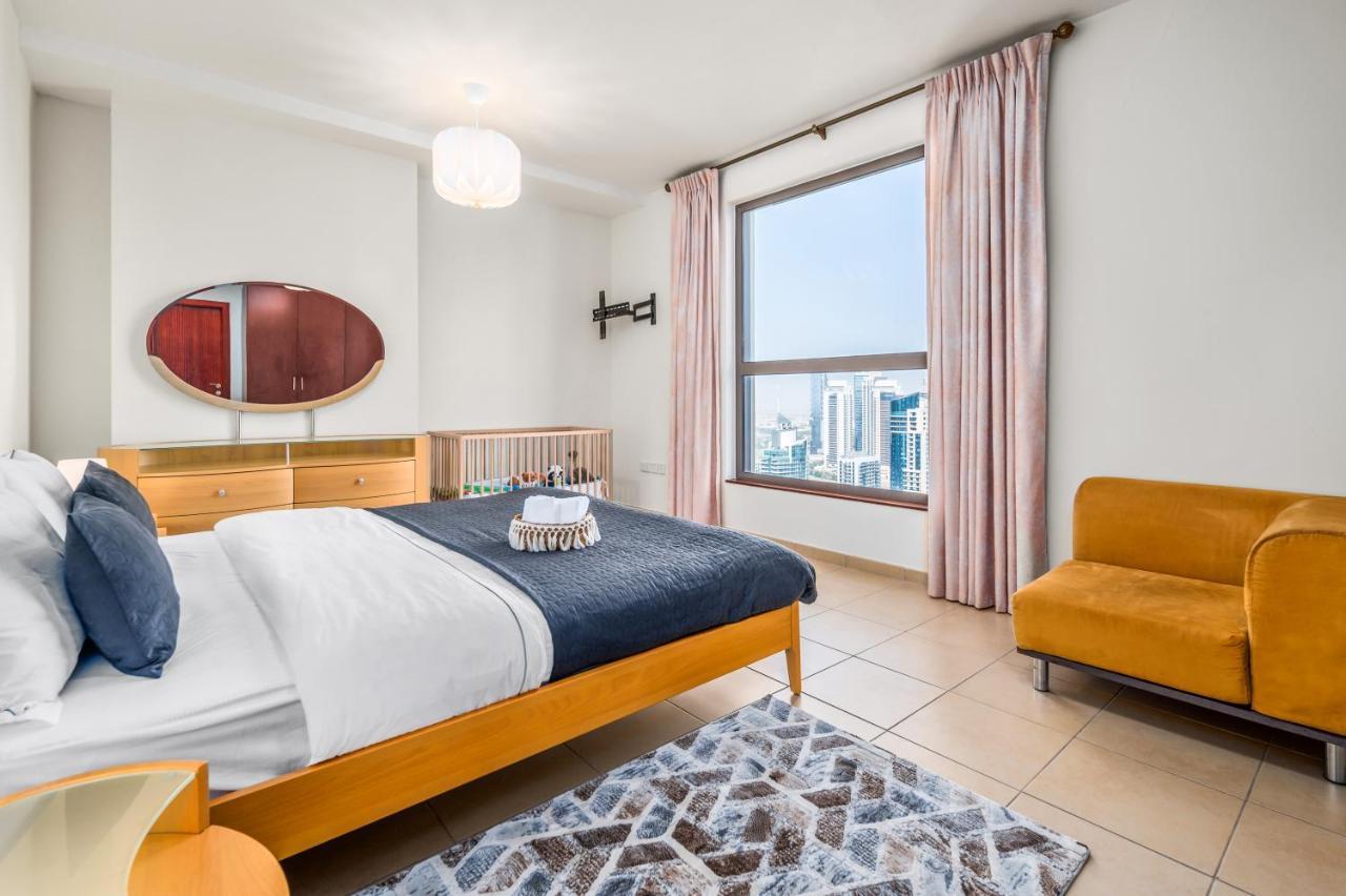 Lovely 2-Bed Condo In Jbr - 5 Mins From Beach - Palm View! Dubai Bagian luar foto