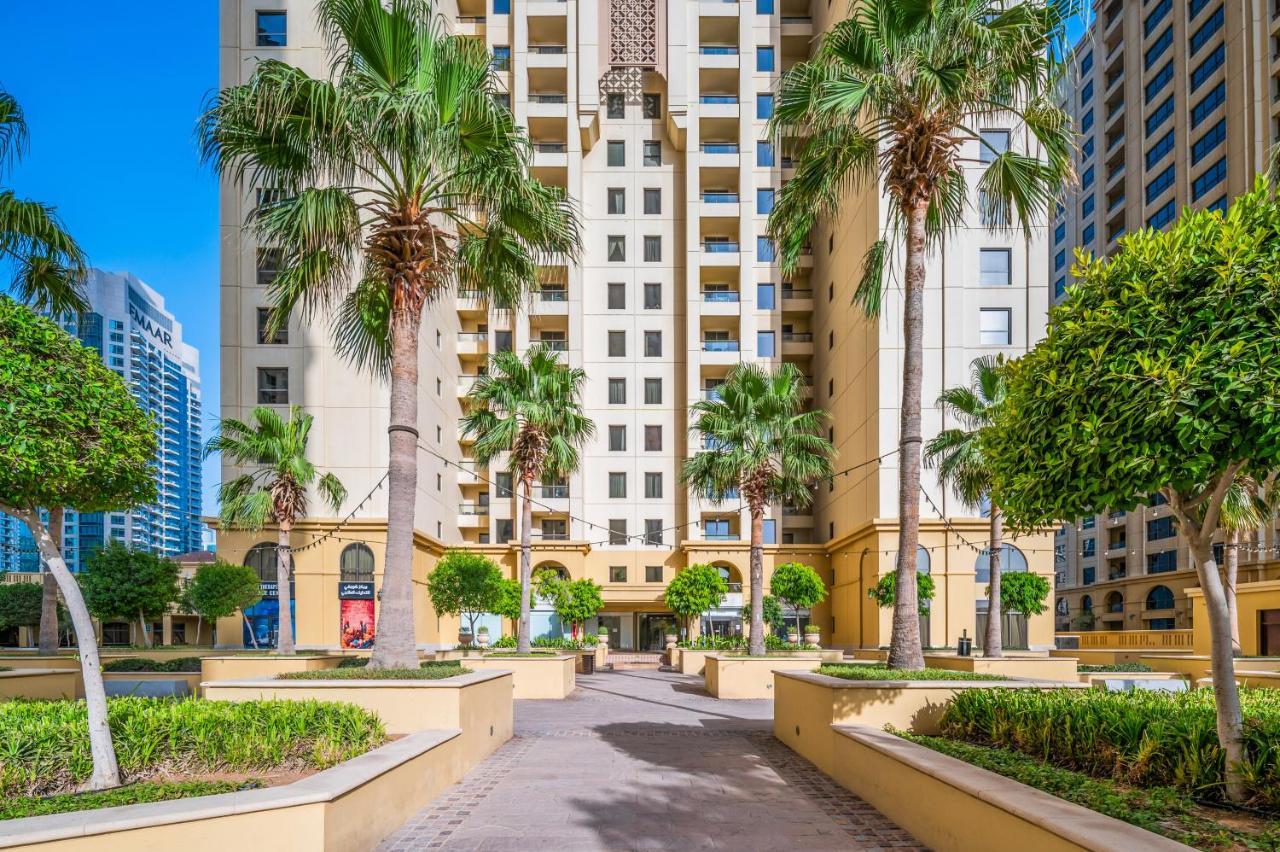 Lovely 2-Bed Condo In Jbr - 5 Mins From Beach - Palm View! Dubai Bagian luar foto